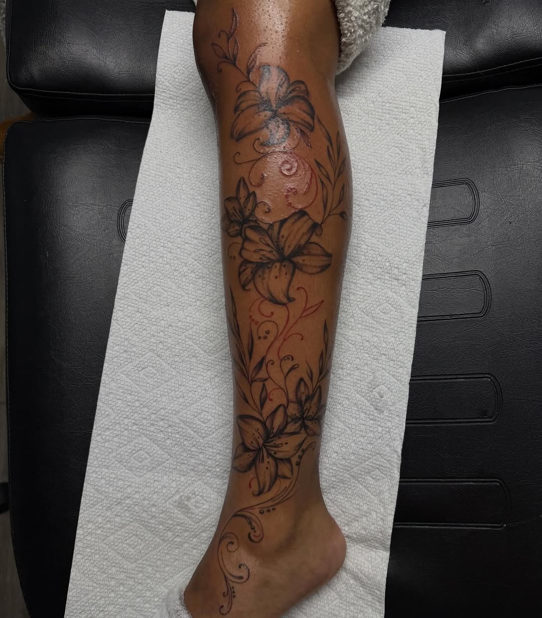 Tattoo by @stephsworldofink — fine_line, black_and_grey