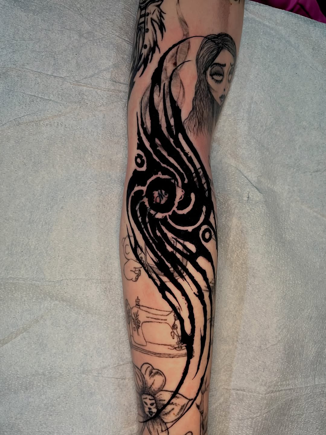Tattoo by @noahvincenttattoo — blackwork