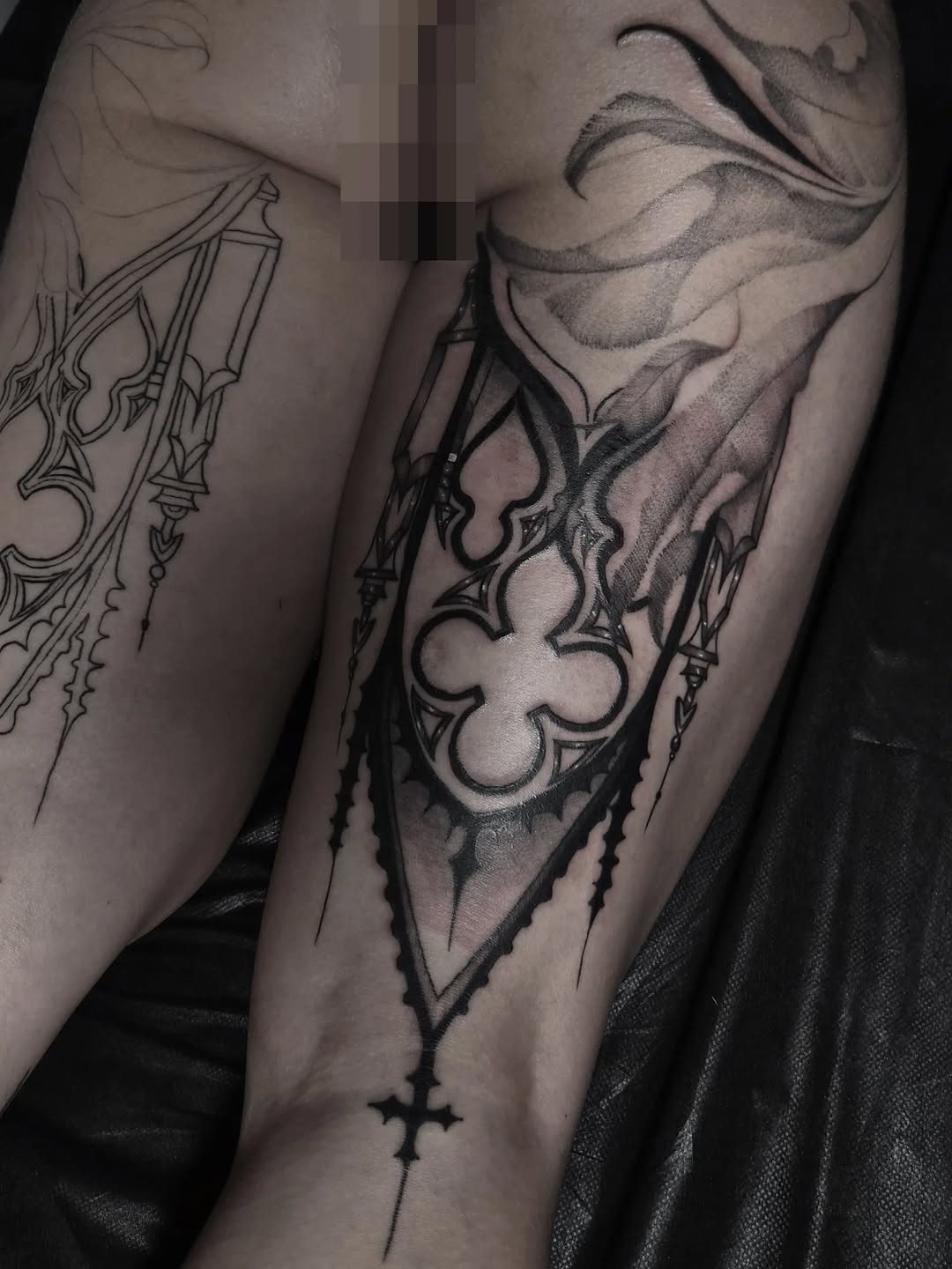 Tattoo by @traviesoxtattoos — blackwork