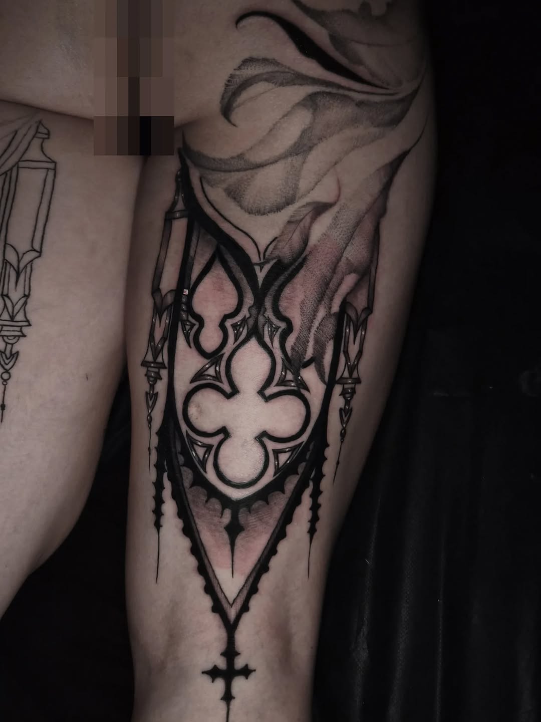 Tattoo by @traviesoxtattoos — blackwork