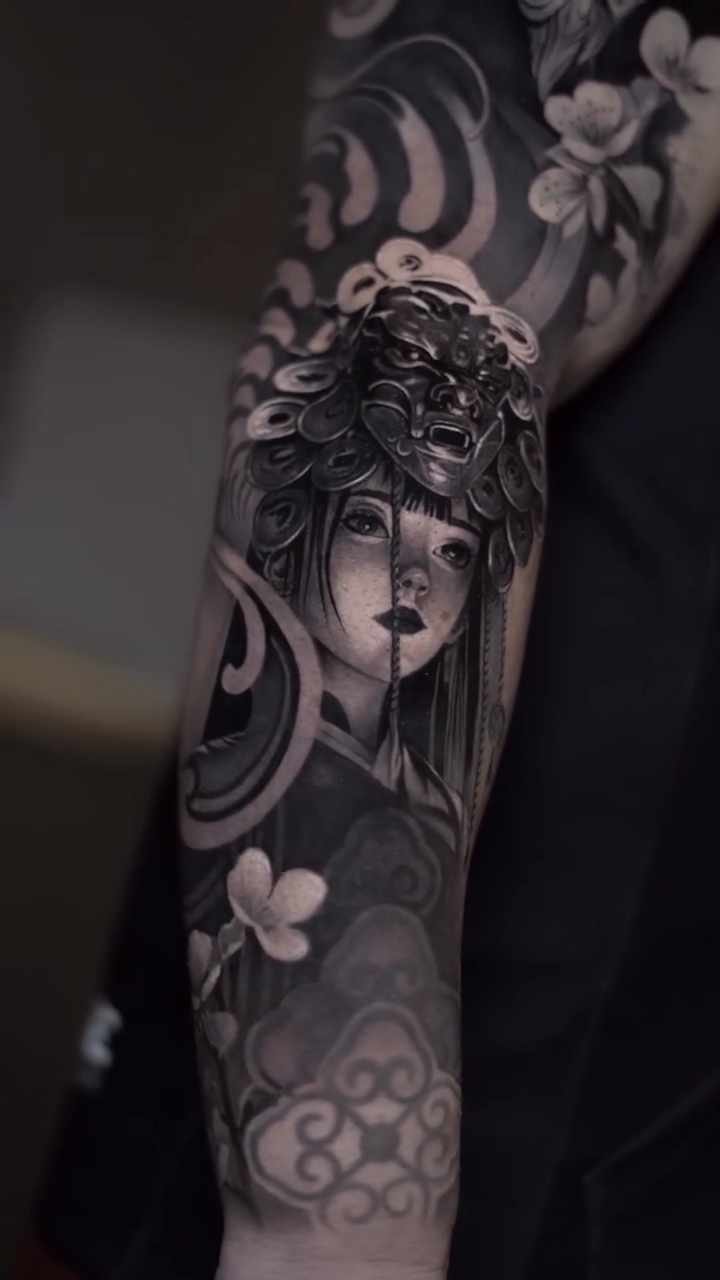 Tattoo by @saranieto_ โ japanese_irezumi, black_and_grey