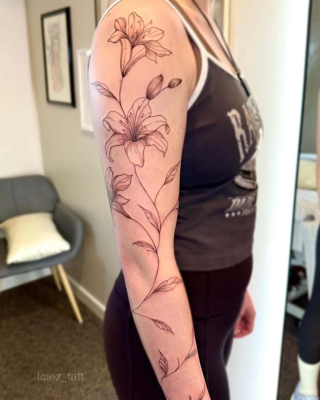 Tattoo by @iciez_tatt — fine_line, illustrative