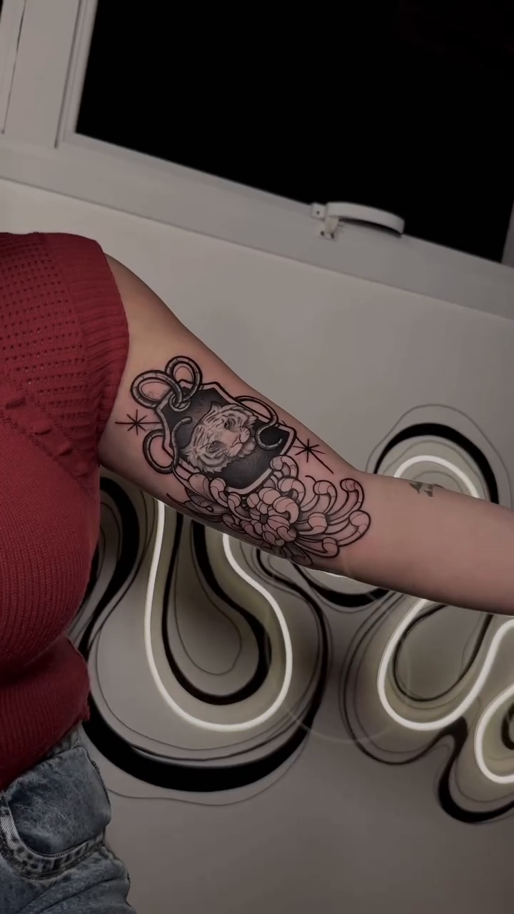 Tattoo by @blattattoo โ japanese_irezumi, blackwork