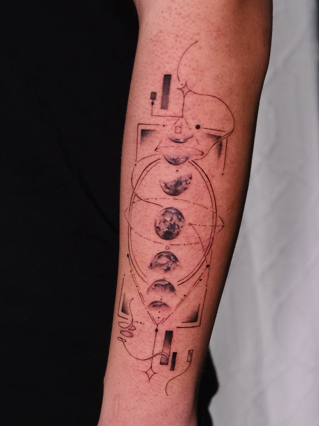 Tattoo by @apes.ttt โ geometric, black_and_grey