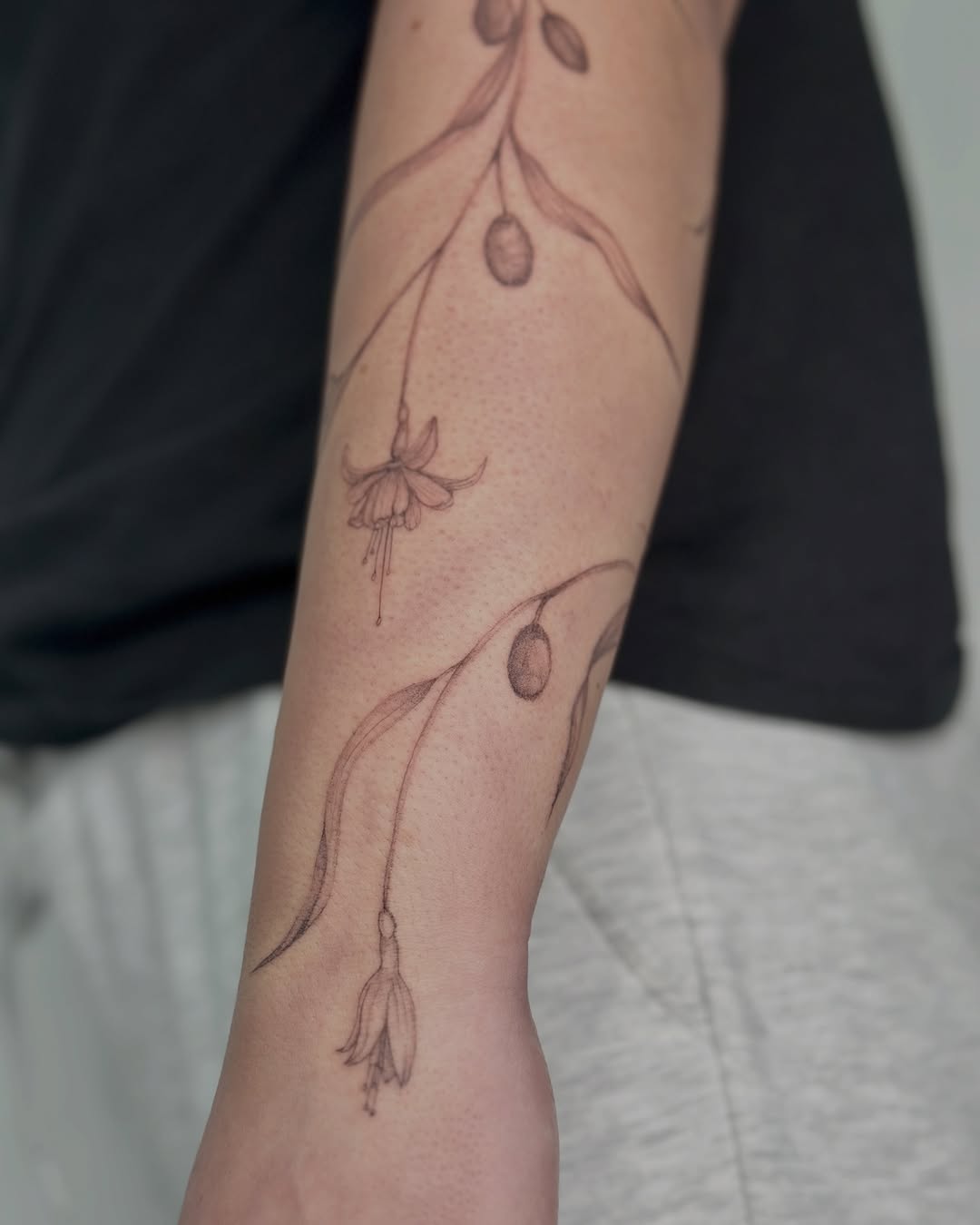 Tattoo by @neomaia.ink — fine_line, realism