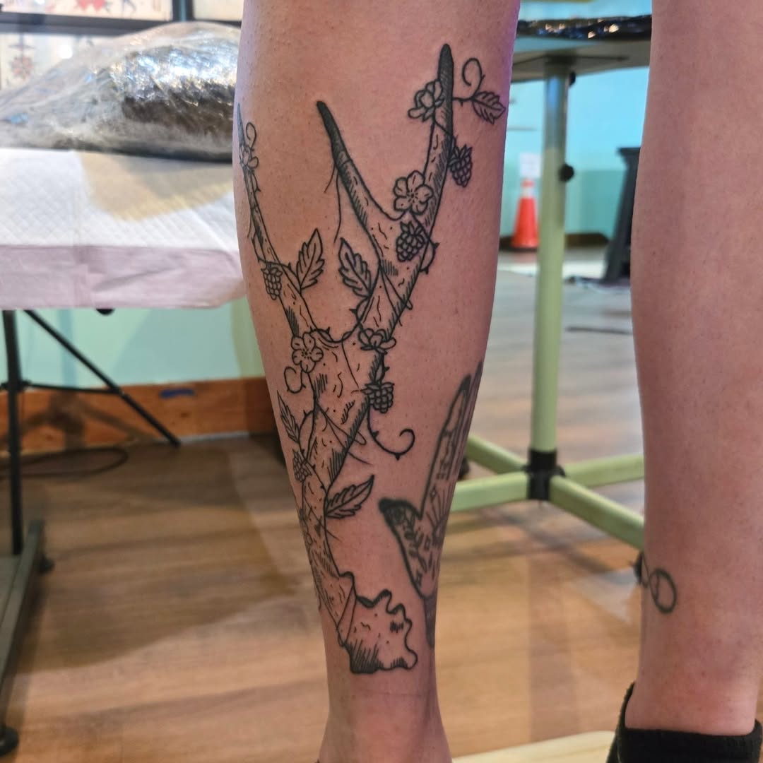 Tattoo by @thebgailboyd — black_and_grey