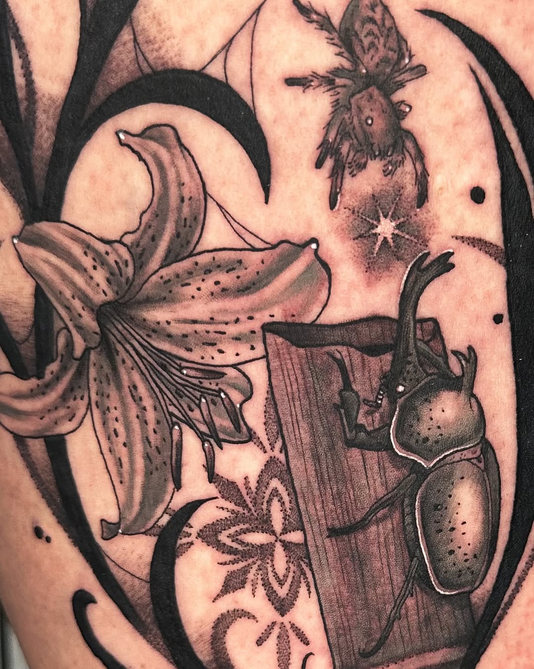 Tattoo by @2lulahtattoo — black_and_grey, illustrative