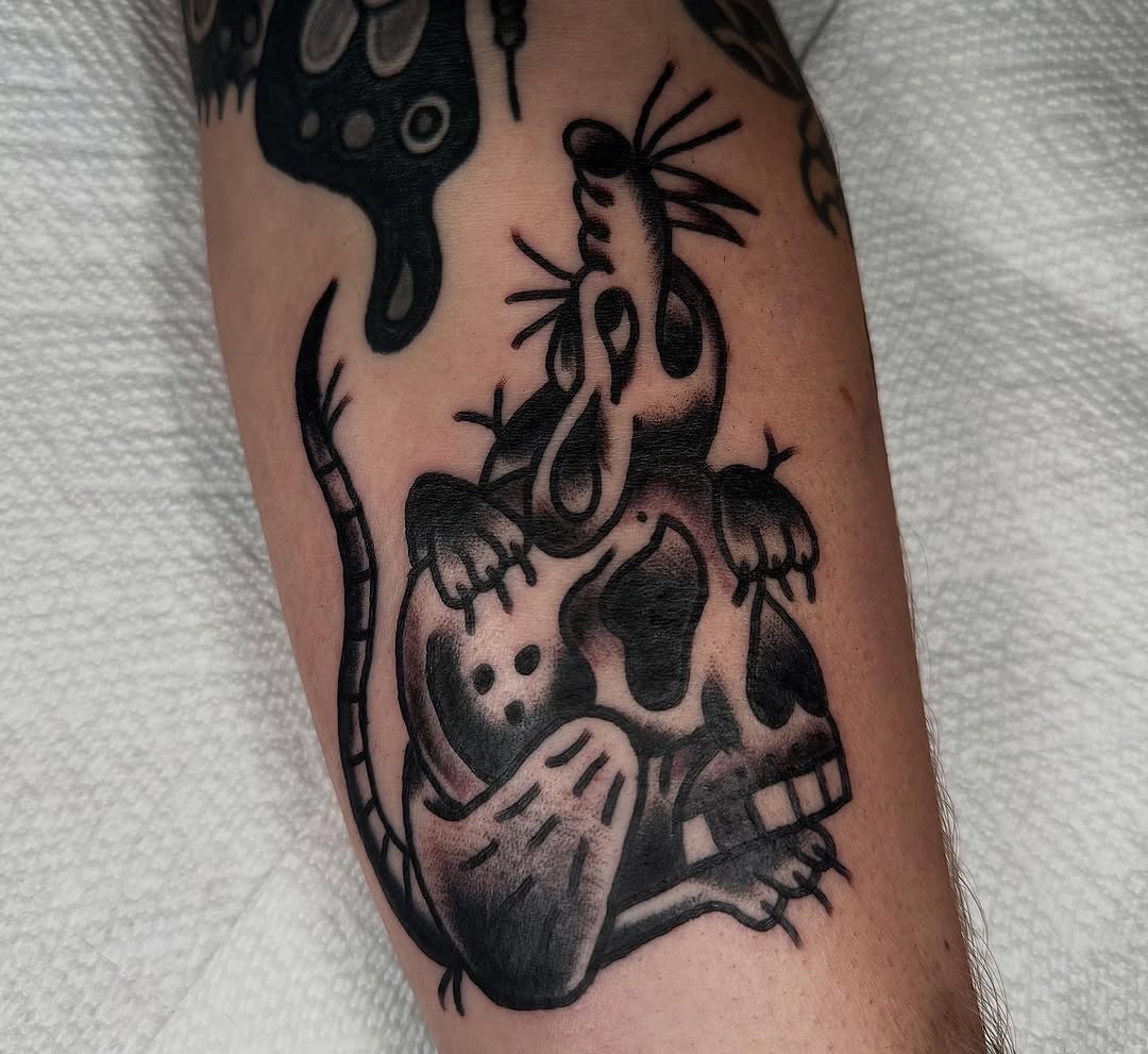 Tattoo by @victorialagano — american_traditional