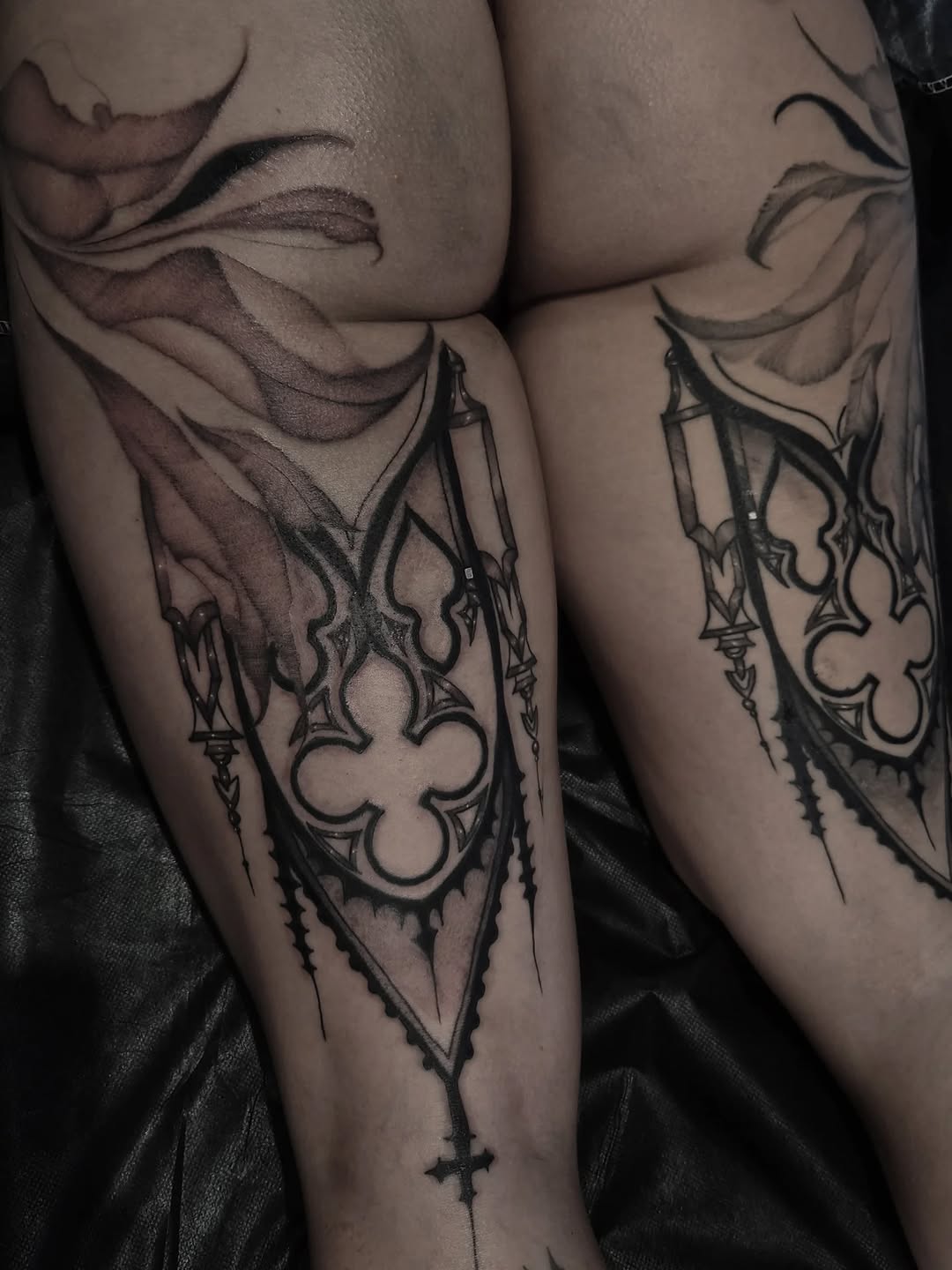 Tattoo by @traviesoxtattoos — blackwork