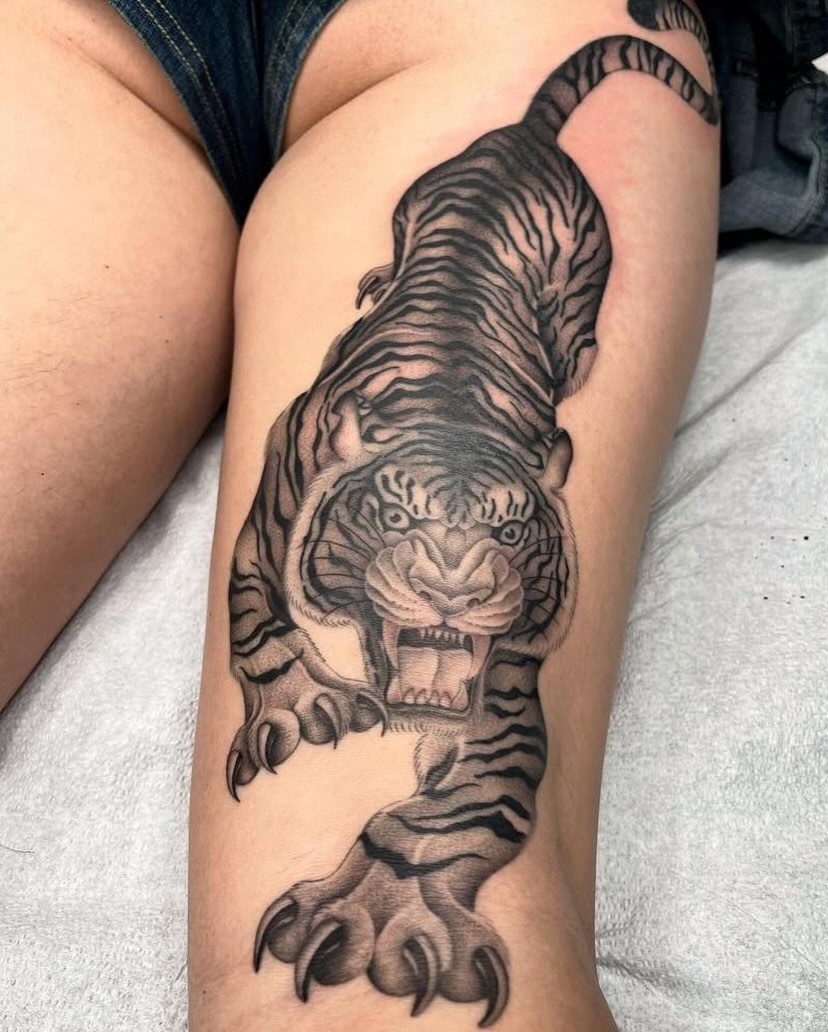 Tattoo by @tiyannagarlic — realism, black_and_grey