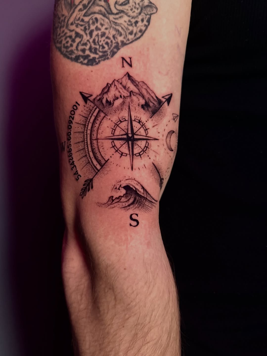 Tattoo by @mklvayne.tattoos โ black_and_grey, realism