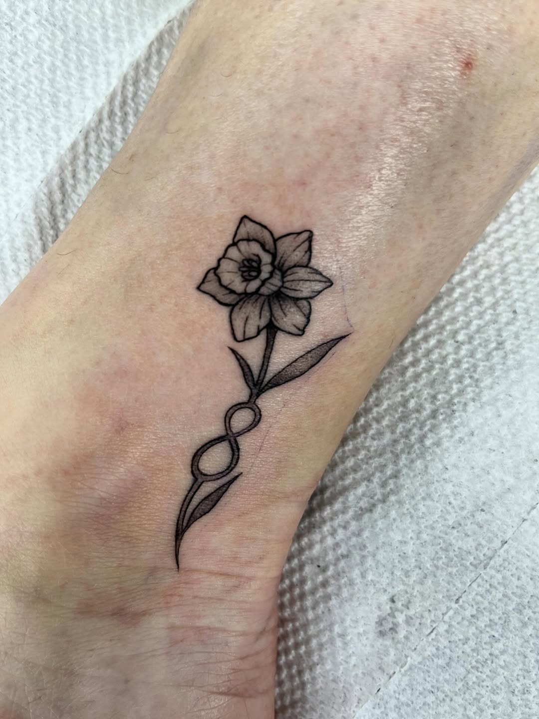 Tattoo by @the.ink.vvitch — fine_line, black_and_grey