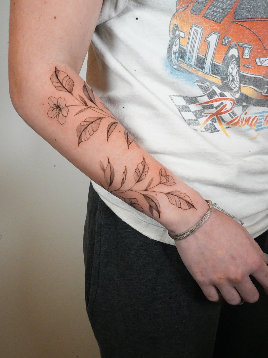 Tattoo by @michelly.ink — fine_line, black_and_grey