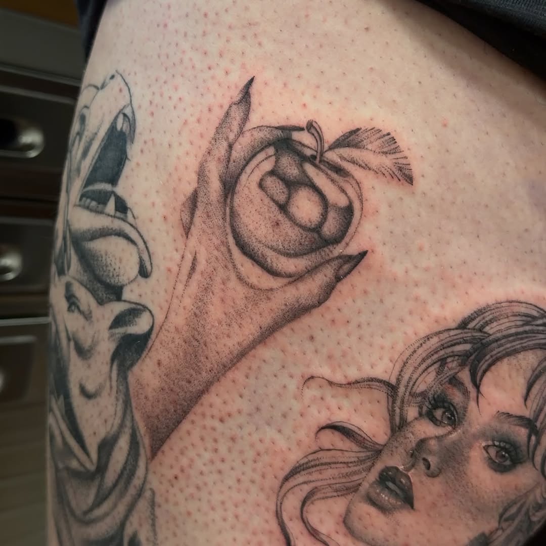 Tattoo by @jadenbelle_j — black_and_grey