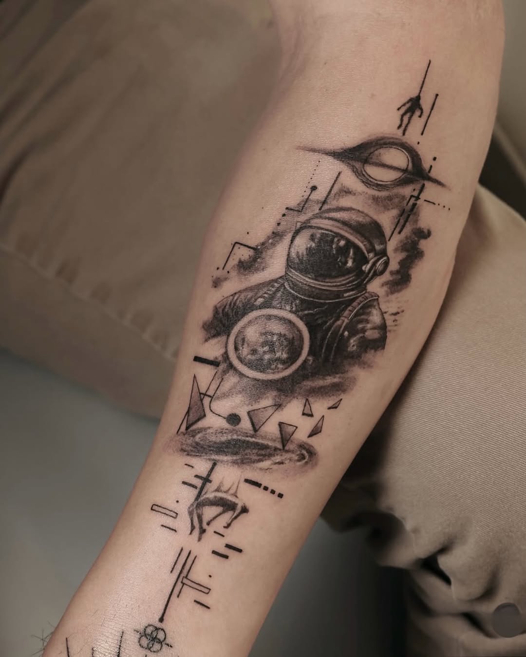 Tattoo by @iris.tatts — black_and_grey, geometric