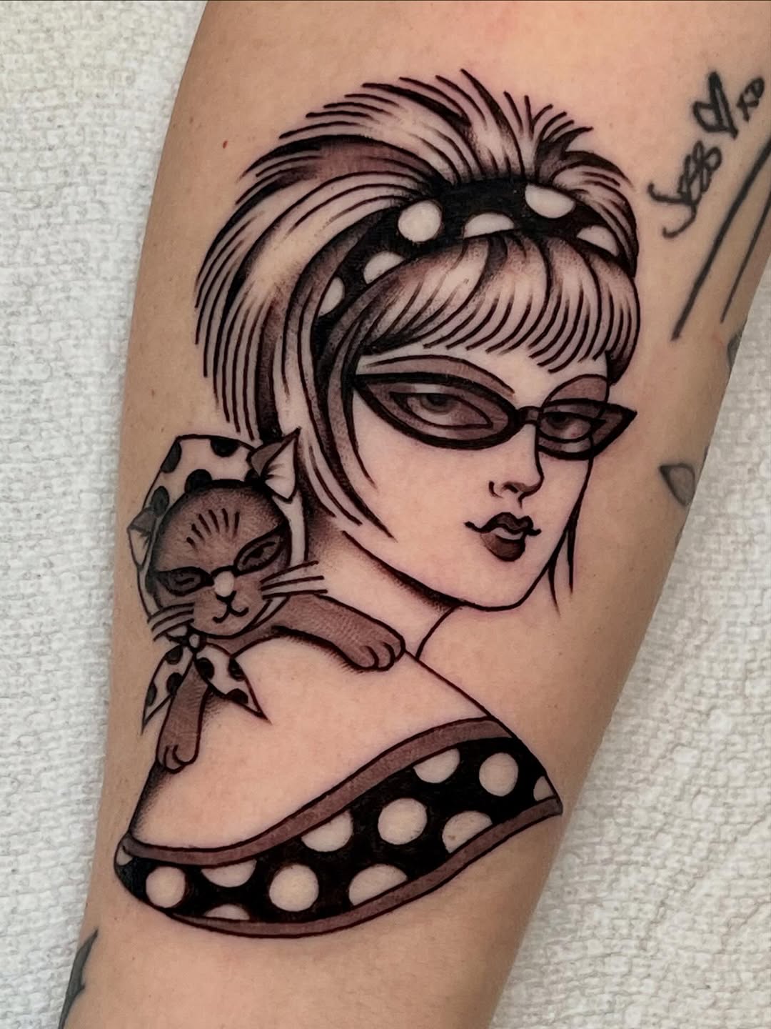 Tattoo by @livleotattoo — american_traditional, illustrative