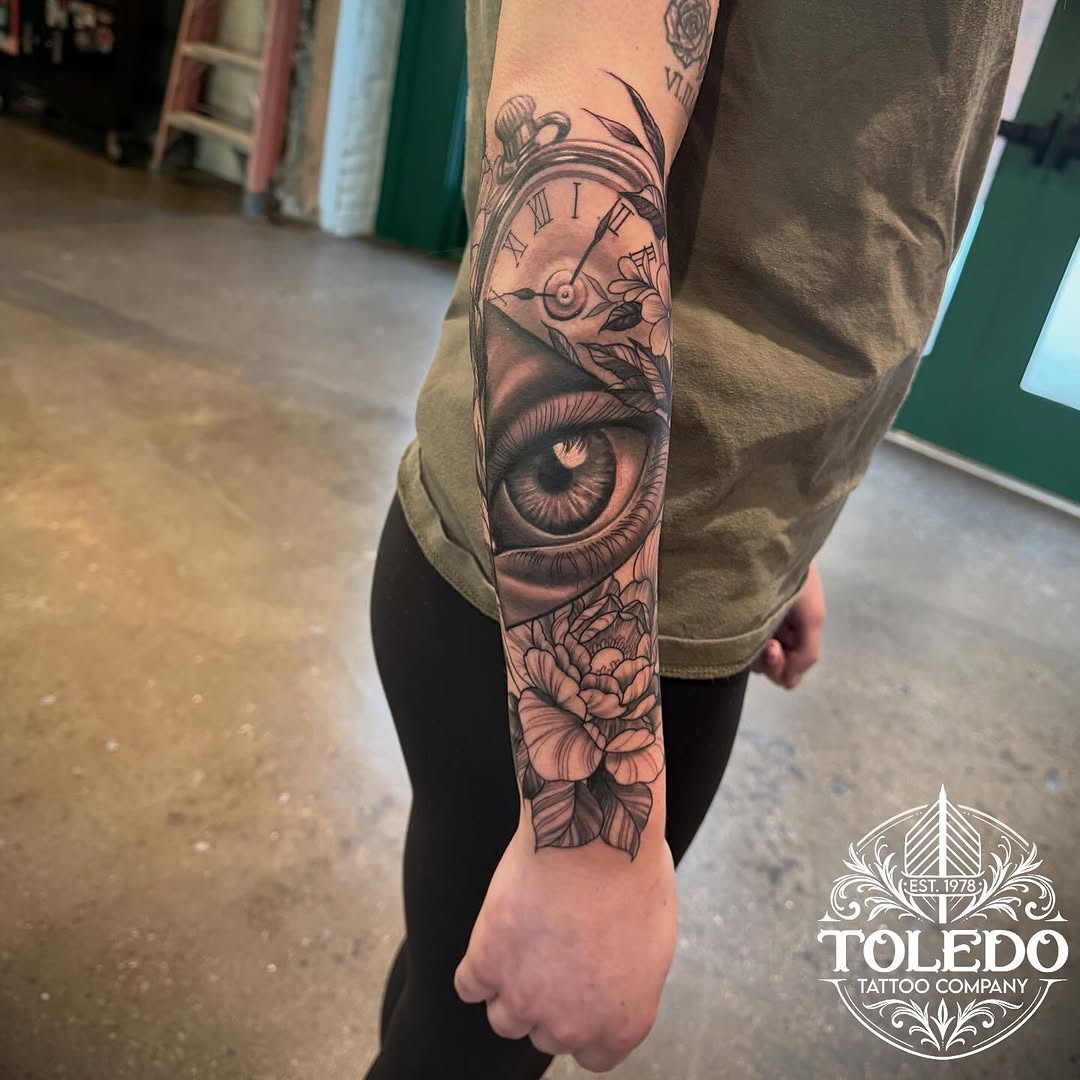 Tattoo by @kodiklotattoos — realism, black_and_grey