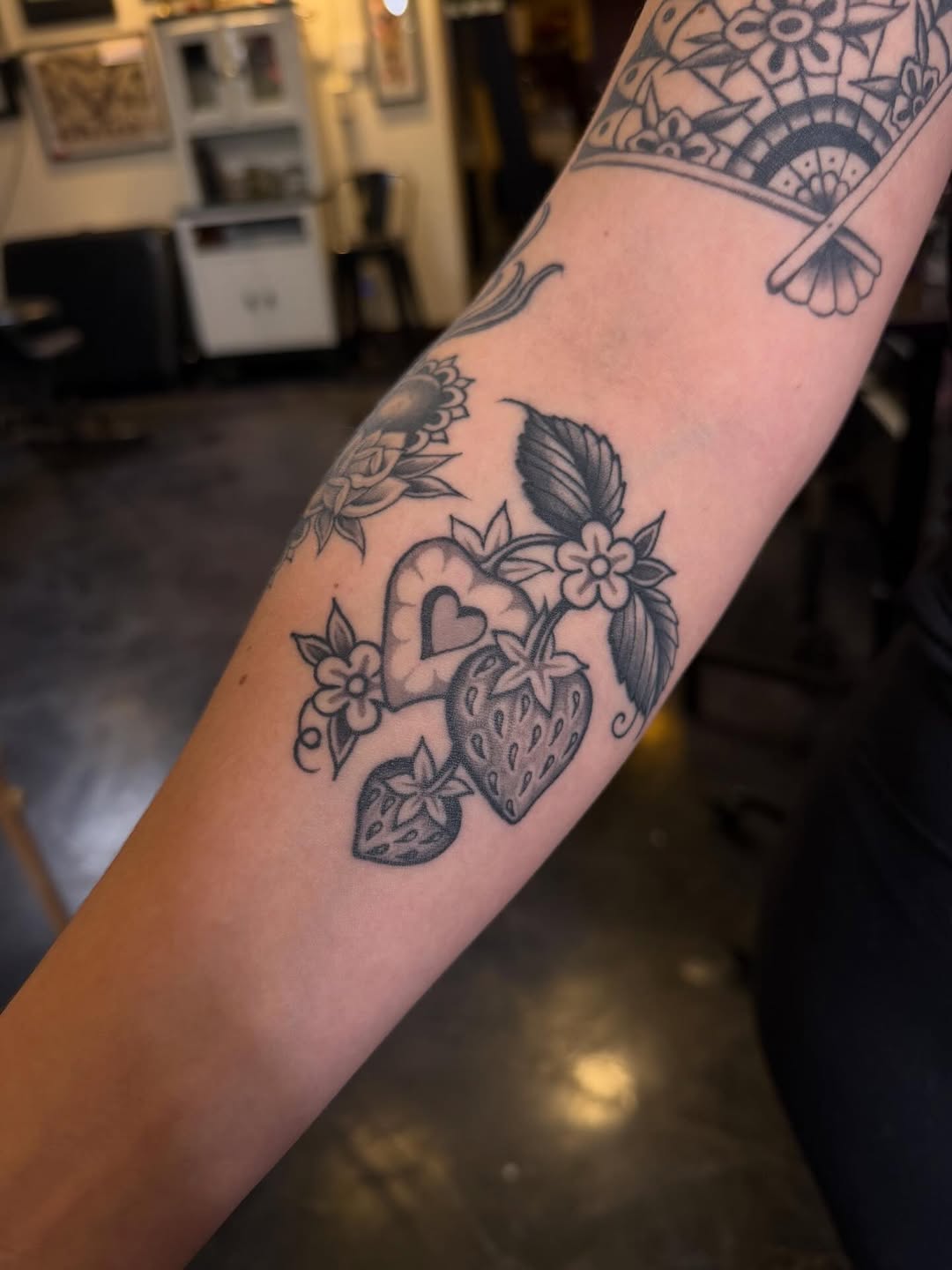 Tattoo by @tashavenola — black_and_grey