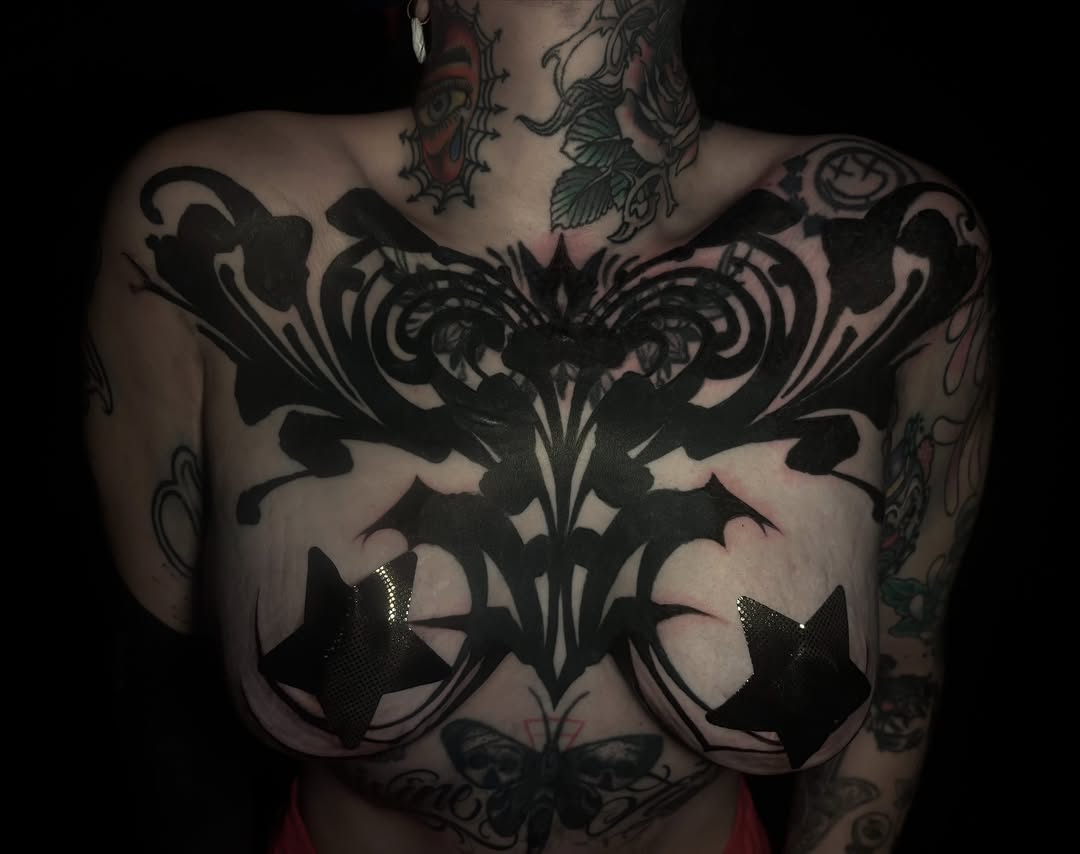 Tattoo by @dr34msc4pes — blackwork, ornamental