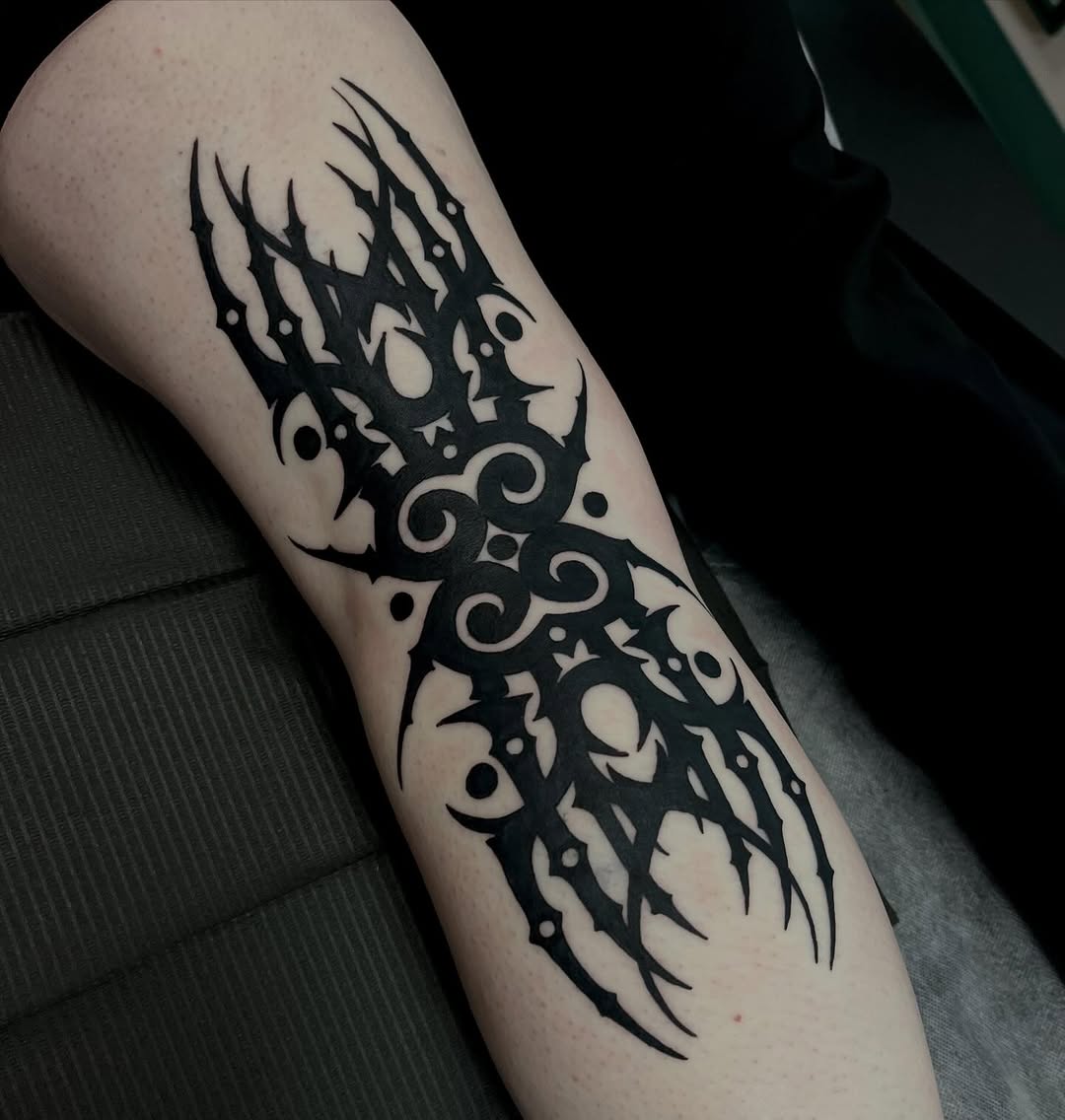 Tattoo by @leebrewstertattoos — blackwork, ornamental