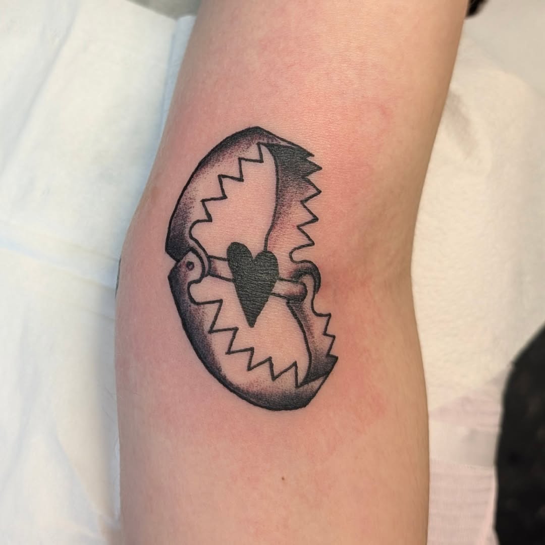 Tattoo by @j9ladylucktattoo — american_traditional