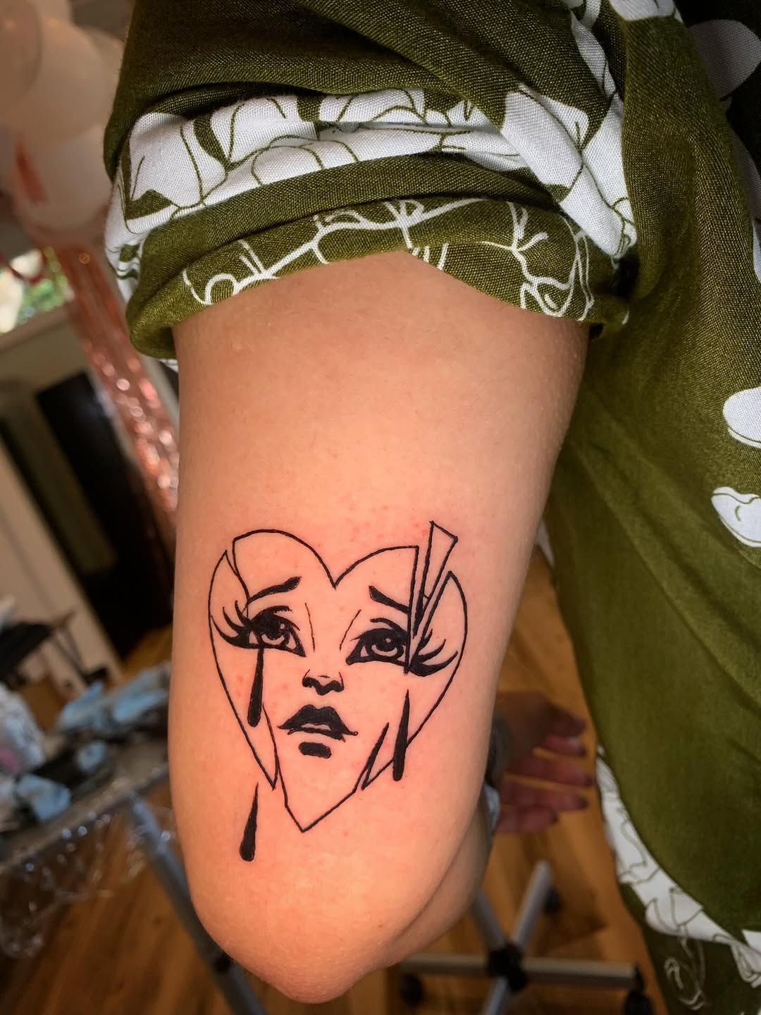 Tattoo by @dreadrooth โ blackwork