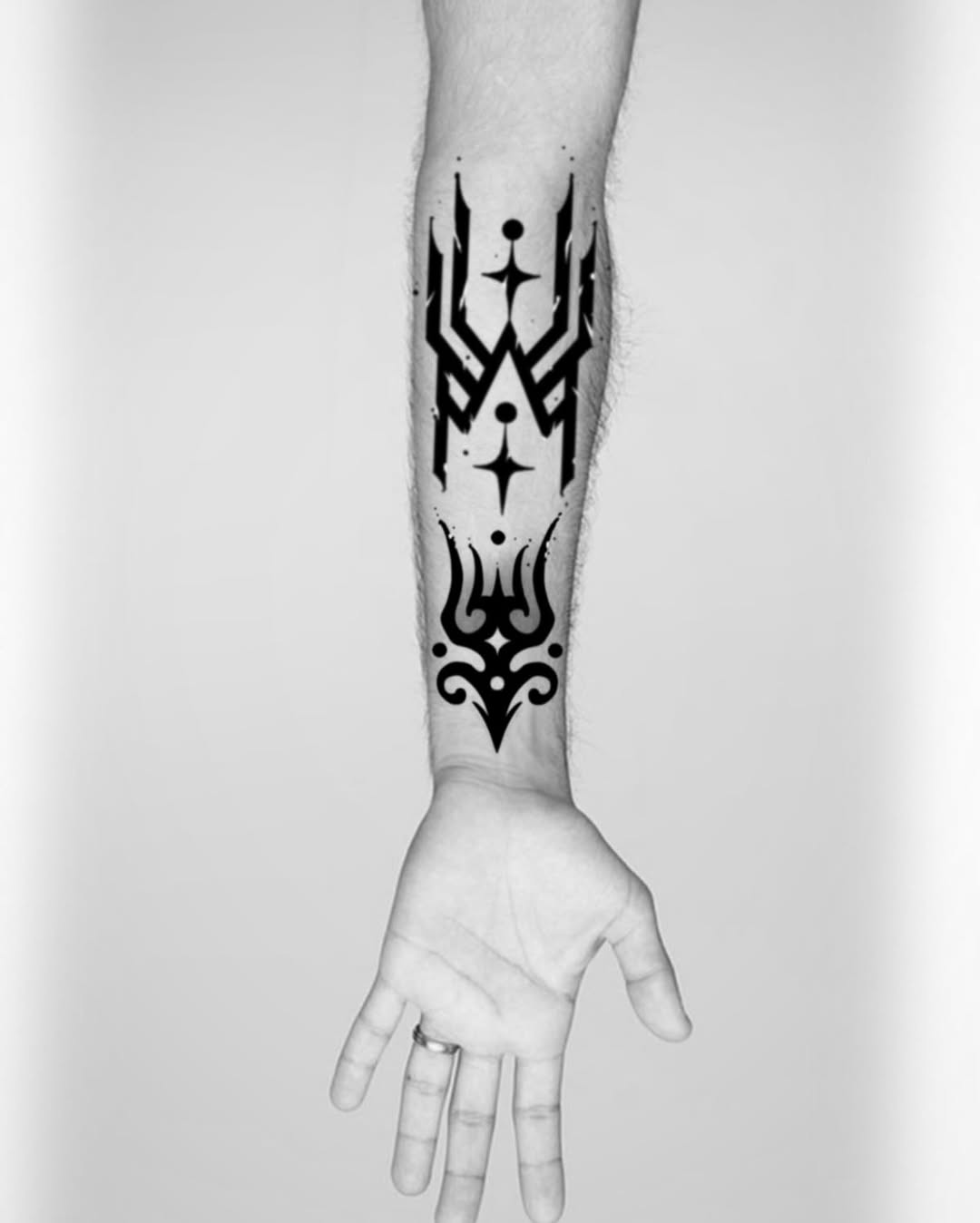Tattoo by @dreadrooth โ geometric