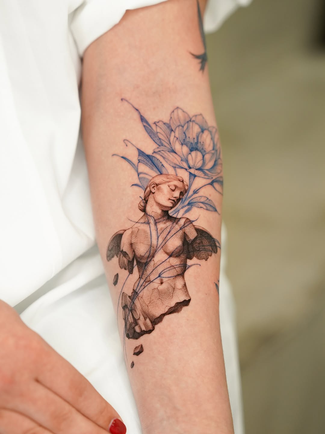 Tattoo by @tinnasole โ realism, fine_line