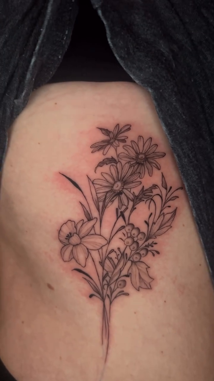 Tattoo by @nia.c__tattoo — fine_line