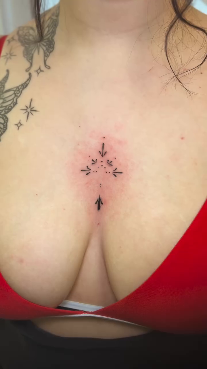 Tattoo by @pinku.tatts — fine_line