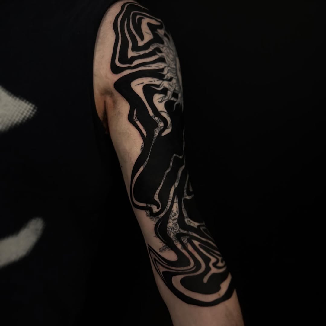 Tattoo by @z.a.r.k_art — blackwork, trash_polka