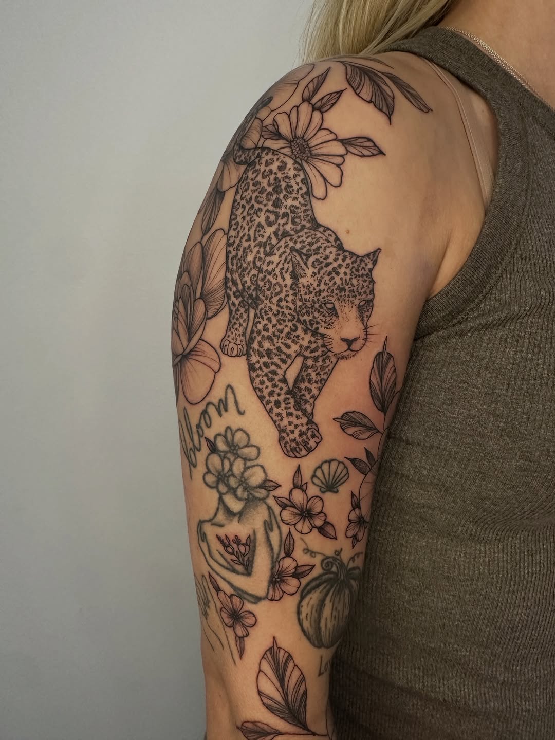 Tattoo by @tattoosbydarci โ black_and_grey