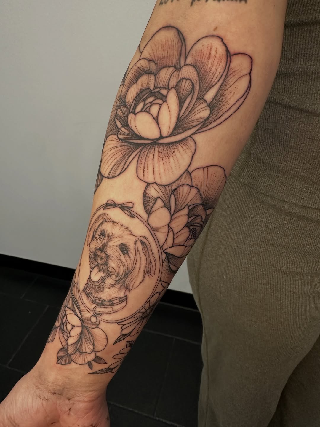Tattoo by @tattoosbydarci โ black_and_grey