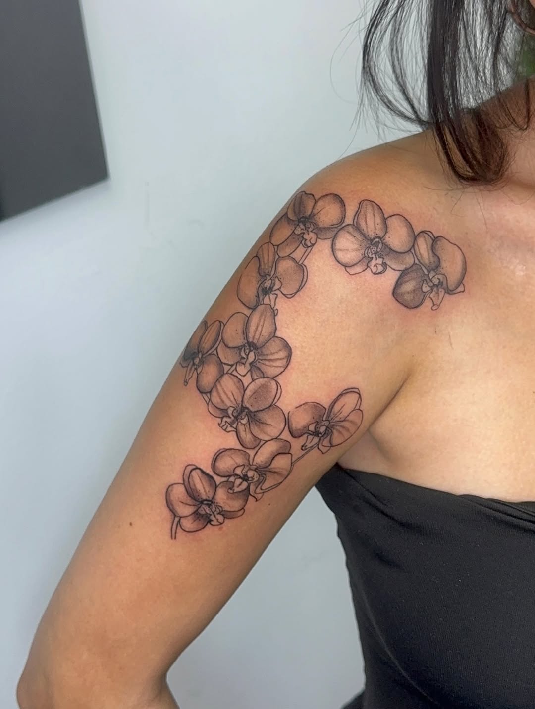 Tattoo by @sabinatattoos — fine_line, illustrative