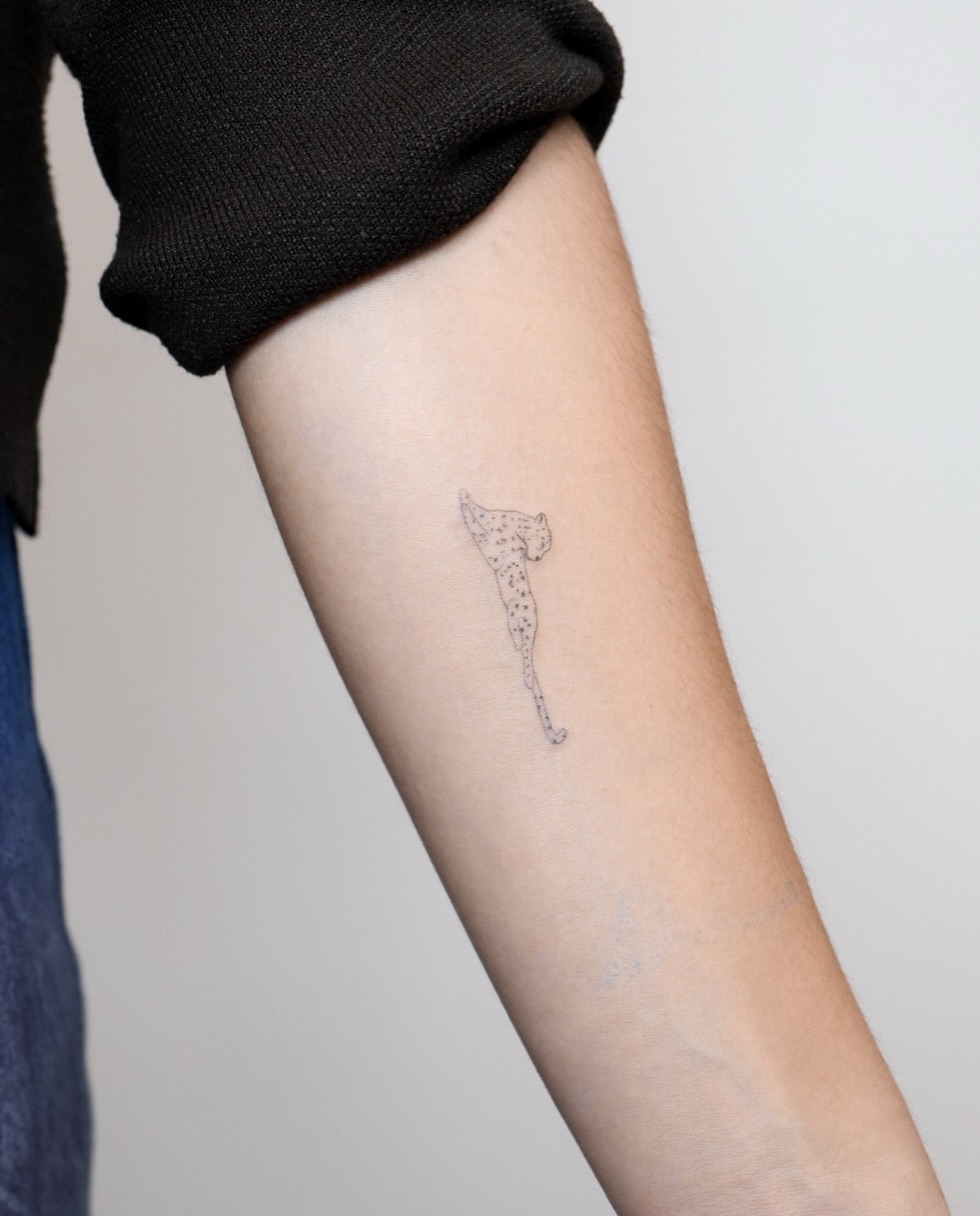 Tattoo by @cornu.tattoos β fine_line, minimalist