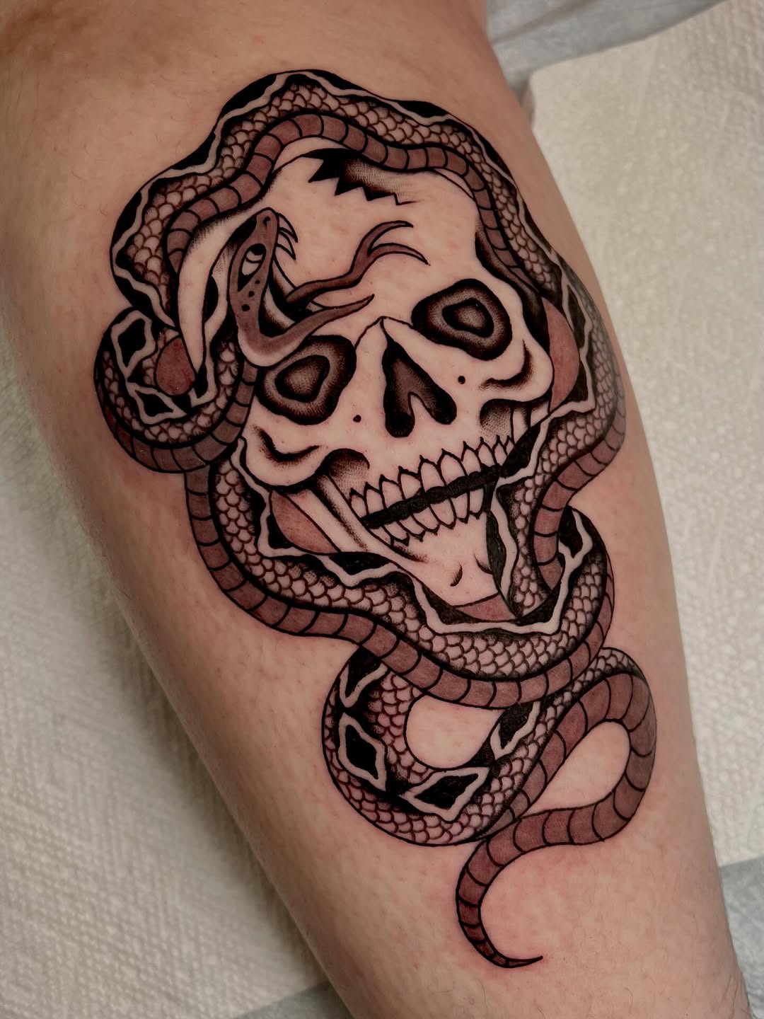 Tattoo by @livleotattoo — american_traditional, illustrative