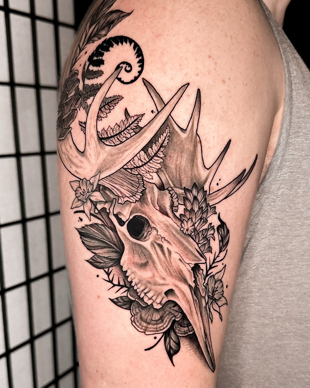 Tattoo by @2lulahtattoo — black_and_grey, illustrative
