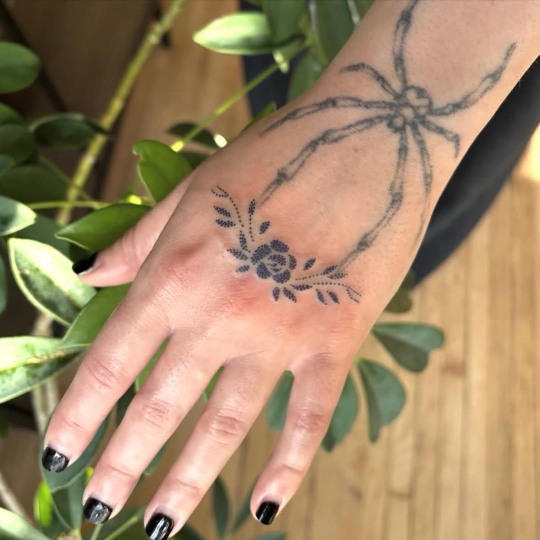 Tattoo by @alliemoontattoo — fine_line, dotwork