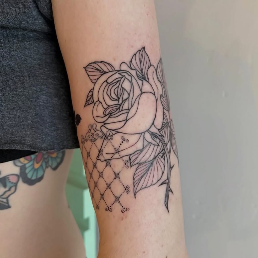 Tattoo by @alliemoontattoo — fine_line, dotwork