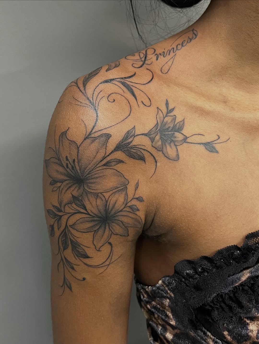 Tattoo by @shey.creative — fine_line