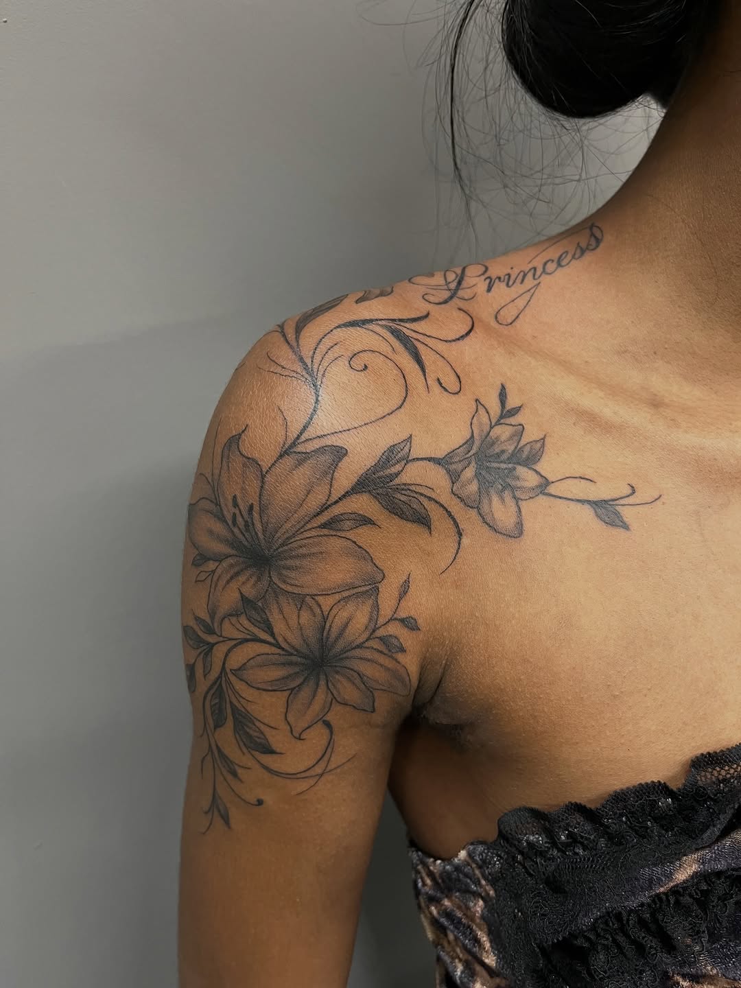 Tattoo by @shey.creative — fine_line