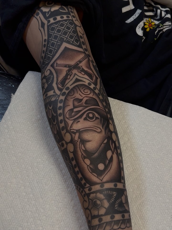 Tattoo by @coryallentattoos β blackwork