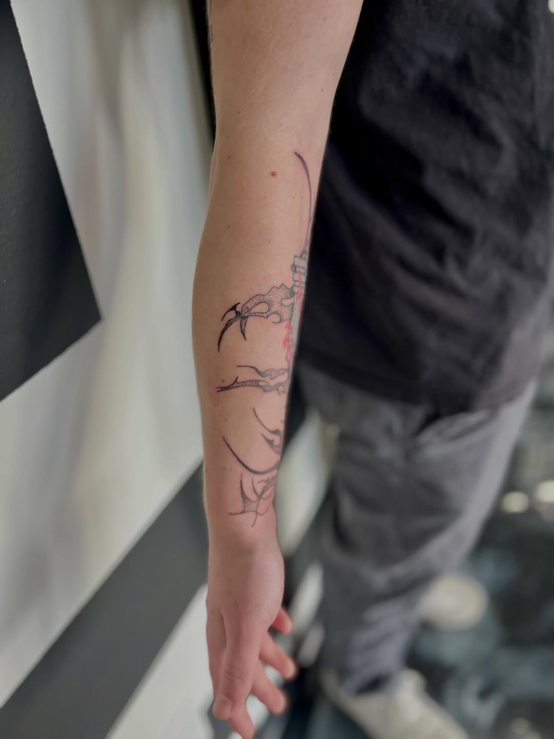 Tattoo by @laceyink_ — fine_line, sketch