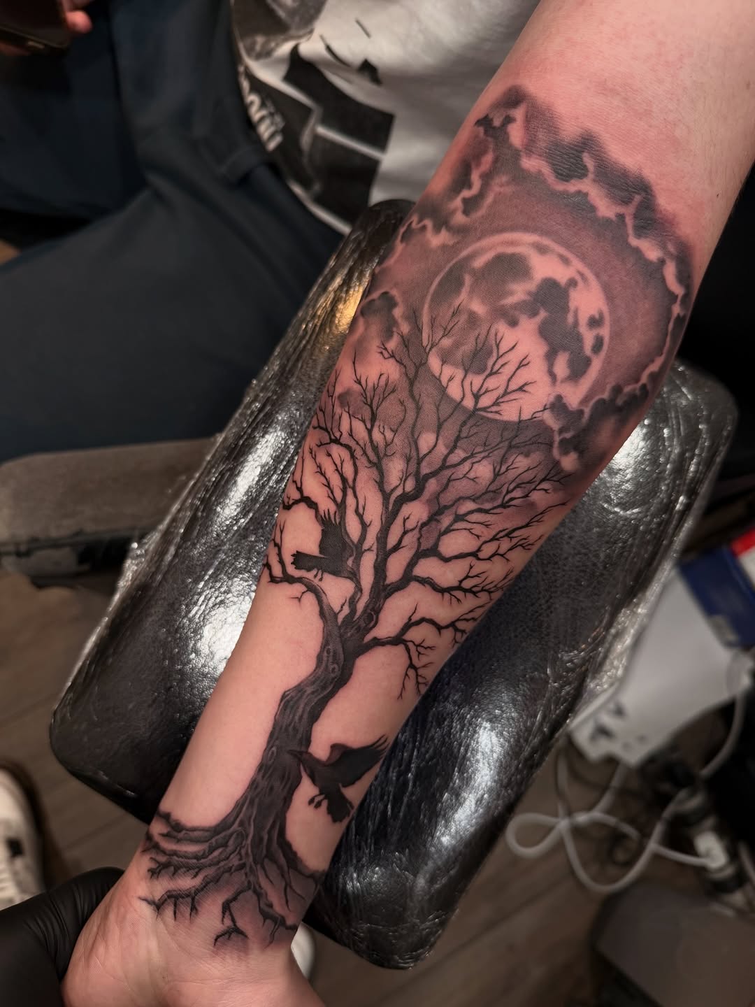 Tattoo by @the.ave.tatt2s โ black_and_grey, illustrative
