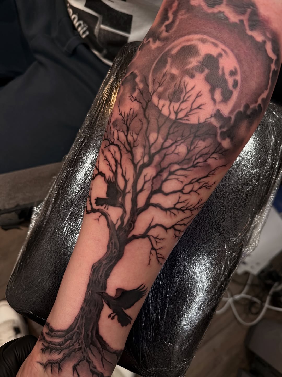 Tattoo by @the.ave.tatt2s โ blackwork, illustrative
