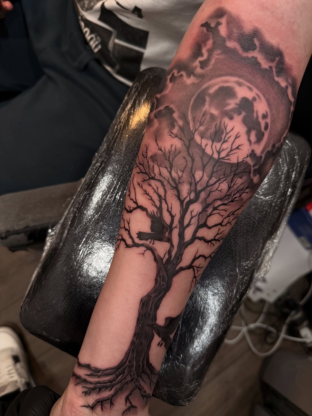 Tattoo by @the.ave.tatt2s โ black_and_grey, illustrative