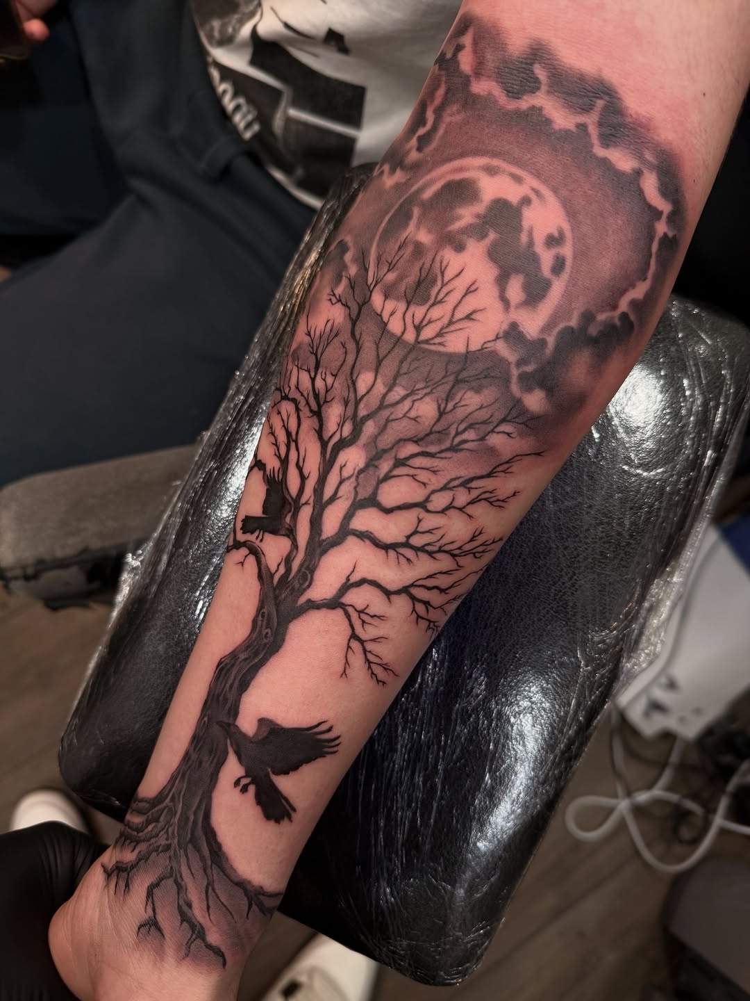 Tattoo by @the.ave.tatt2s โ black_and_grey, illustrative