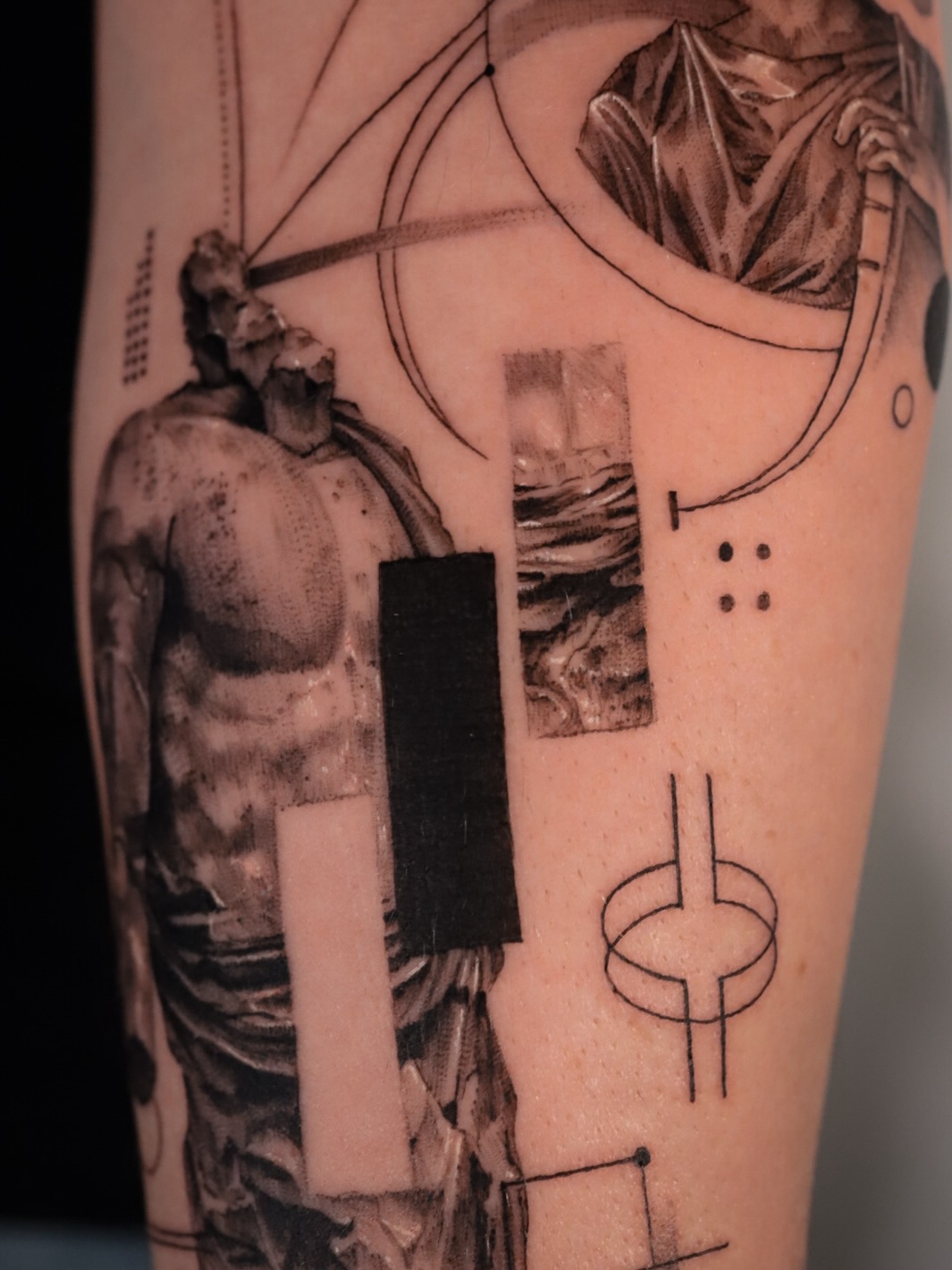 Tattoo by @stephaniessart — black_and_grey, geometric