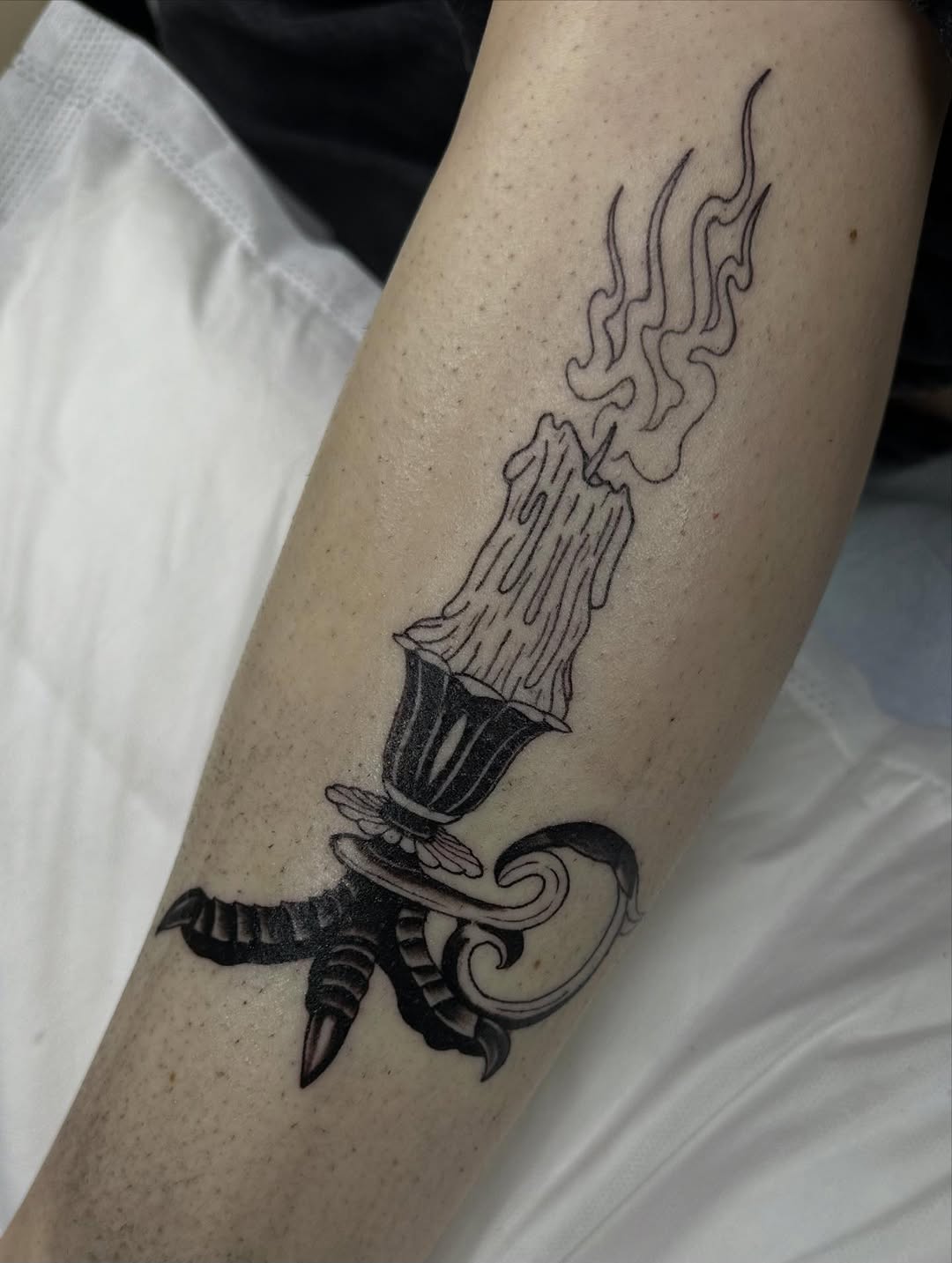 Tattoo by @vivloretattoo — black_and_grey