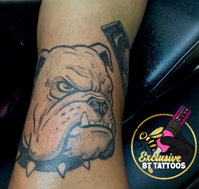 Tattoo by @x1u5iv3bttattz β black_and_grey